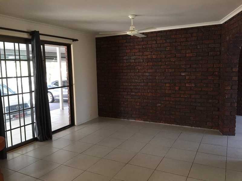 25 McPherson Road, Boyne Island QLD 4680