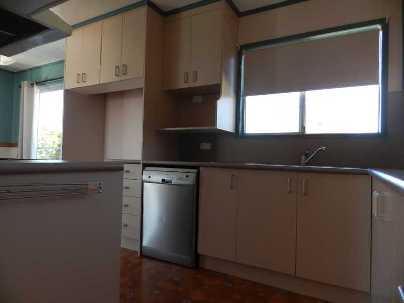 25 Katandra Street, Boyne Island QLD 4680