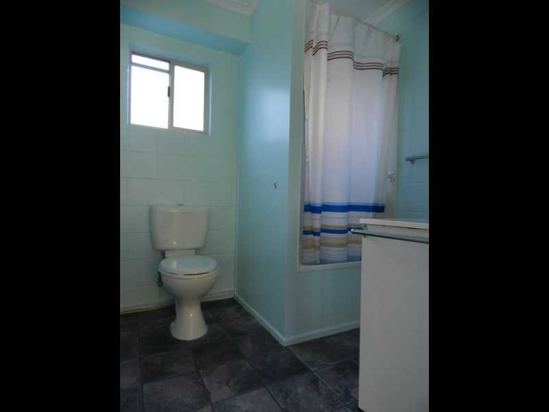 25 Katandra Street, Boyne Island QLD 4680