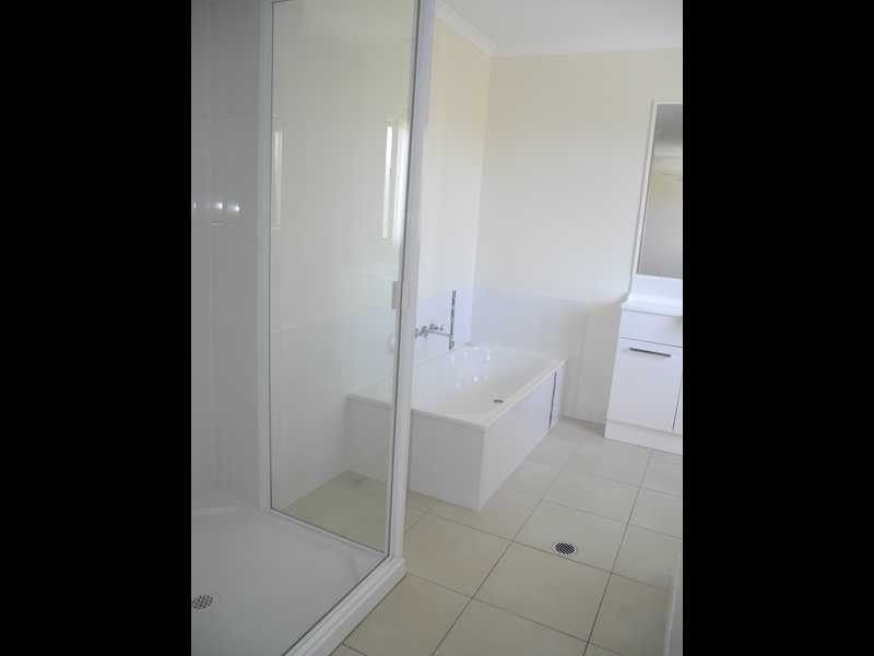 3/10 Arthur Street, Boyne Island QLD 4680
