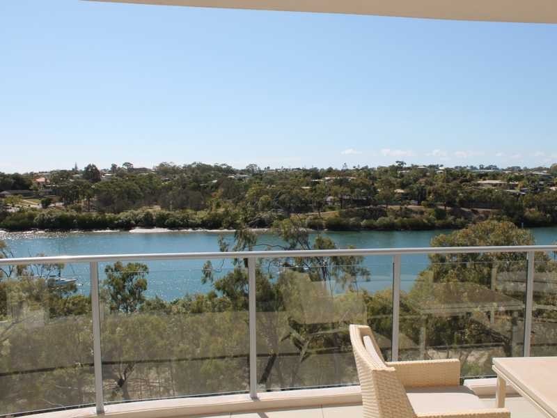 17/2 The Promenade, Boyne Island QLD 4680