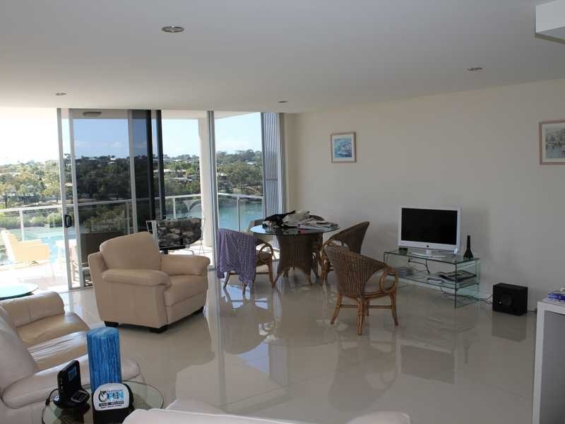 17/2 The Promenade, Boyne Island QLD 4680
