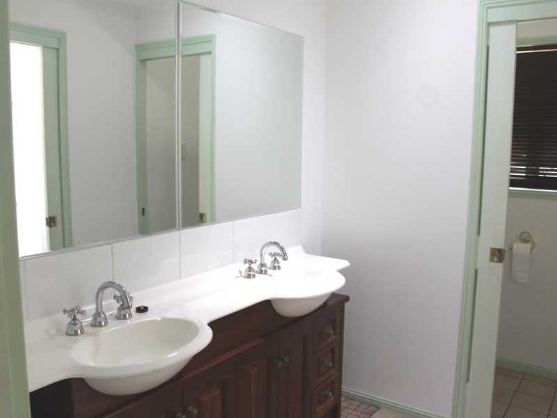 11 Cambridge Close, Tannum Sands QLD 4680