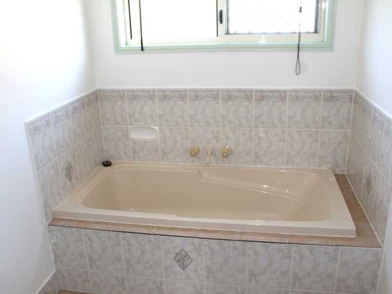 11 Cambridge Close, Tannum Sands QLD 4680