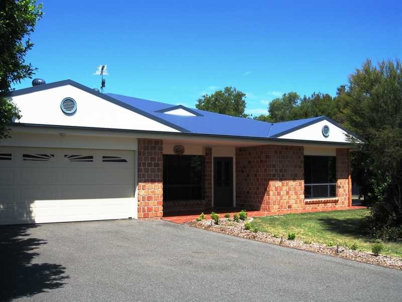 18 Barklya Court, Benaraby QLD 4680