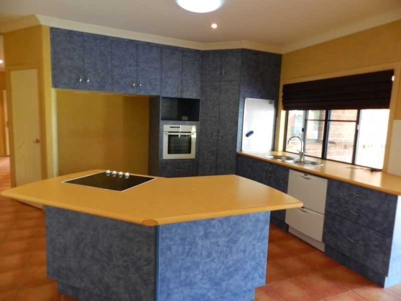 18 Barklya Court, Benaraby QLD 4680