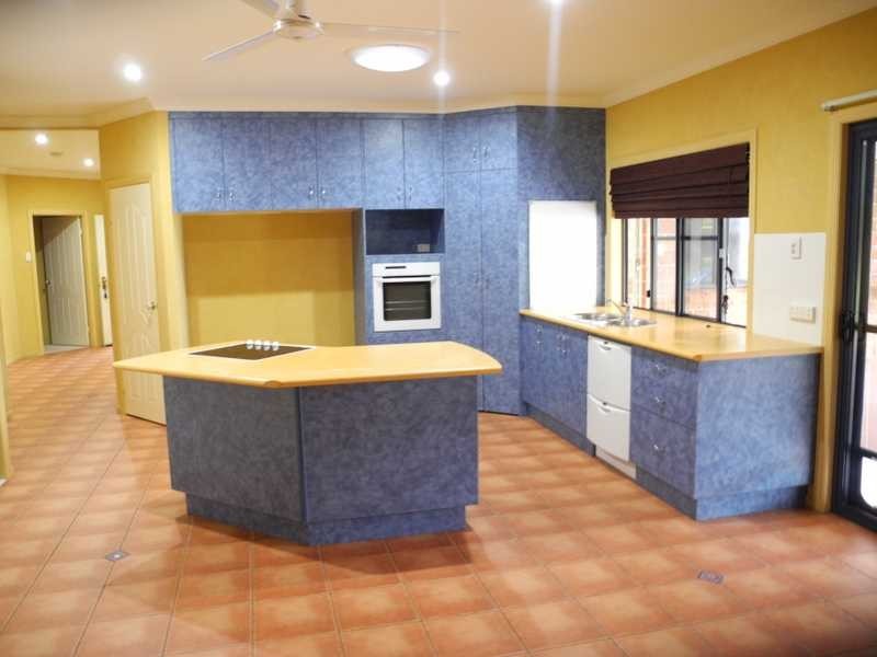 18 Barklya Court, Benaraby QLD 4680