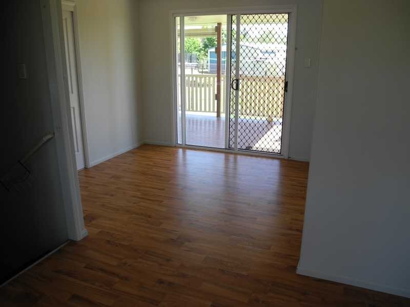 12 Hickman Street, Bororen QLD 4678