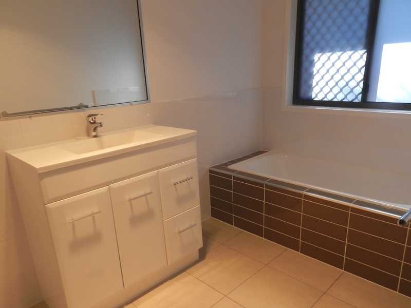 14 Melanie Court, Boyne Island QLD 4680