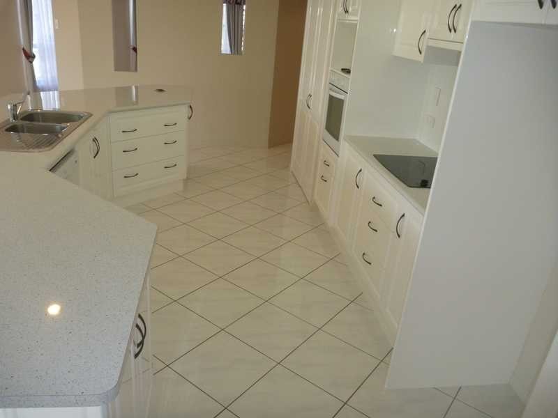 4 Jeana Close, Boyne Island QLD 4680