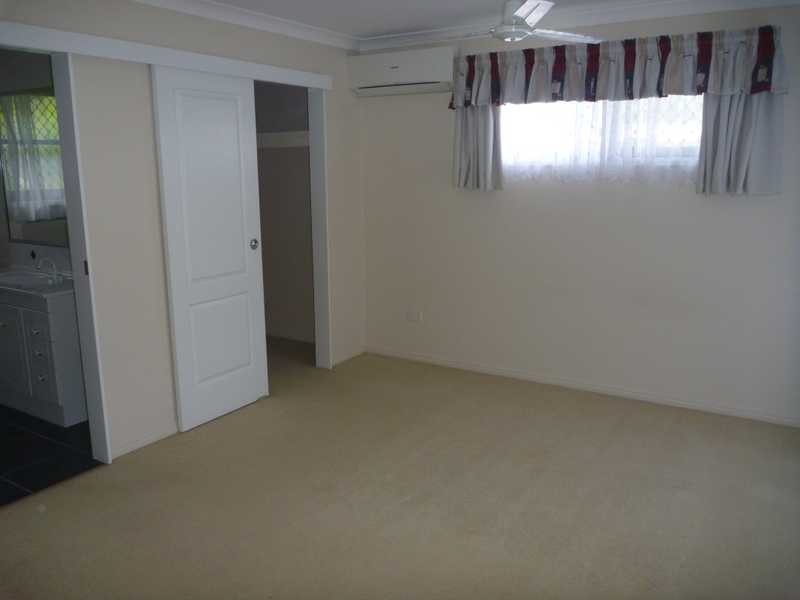 4 Jeana Close, Boyne Island QLD 4680