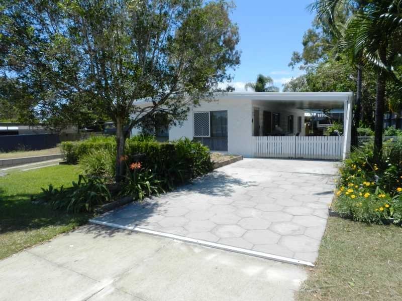 11 Yukana Street, Boyne Island QLD 4680