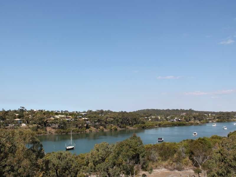 15/2 The Promenade, Boyne Island QLD 4680
