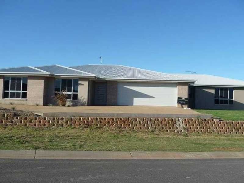34 BAUHINIA STREET, Boyne Island QLD 4680