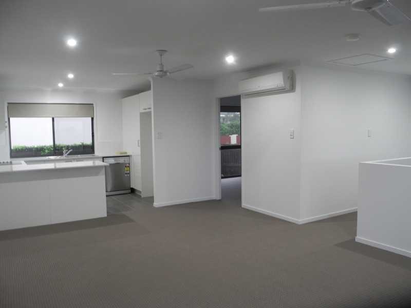 2/23 Roberts Street, South Gladstone QLD 4680