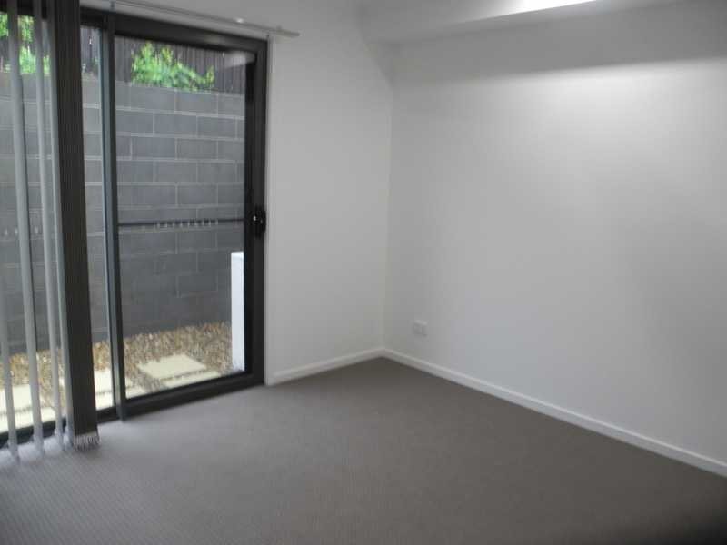 2/23 Roberts Street, South Gladstone QLD 4680
