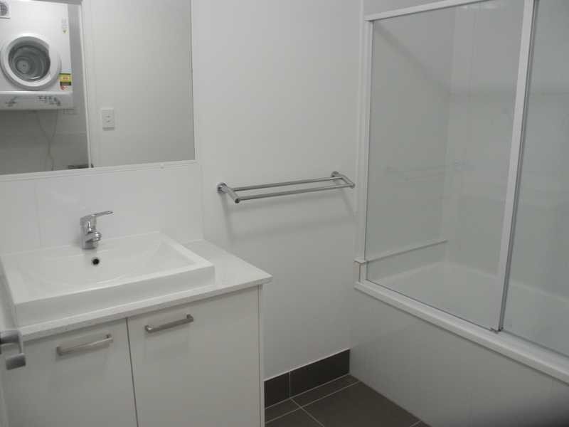 2/23 Roberts Street, South Gladstone QLD 4680