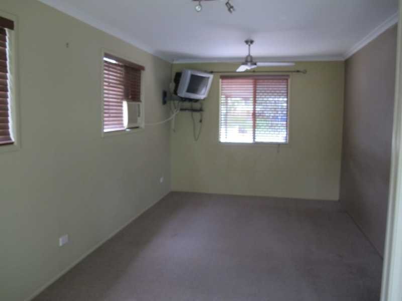 14 Hoskyn Court, Clinton QLD 4680