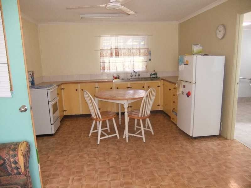 15 Dougall Street, Bororen QLD 4678