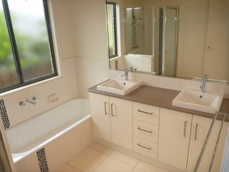 18 Melanie Court, Boyne Island QLD 4680