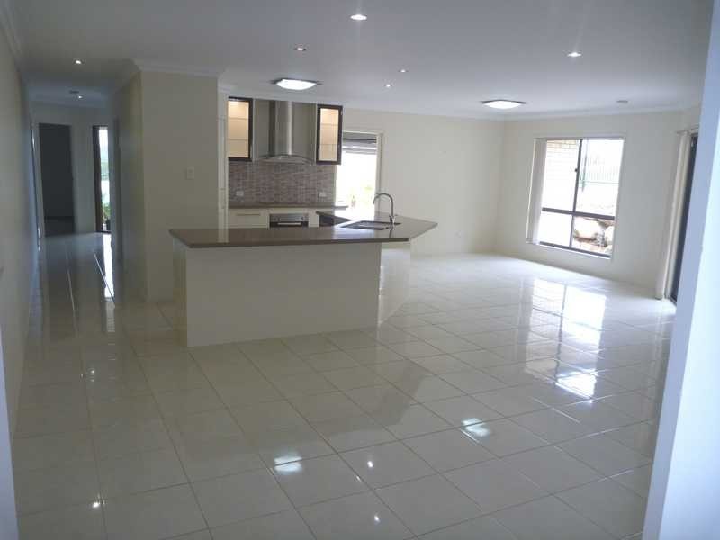 18 Melanie Court, Boyne Island QLD 4680