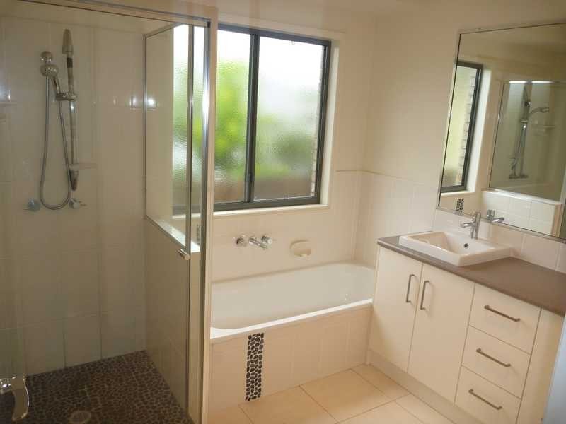 18 Melanie Court, Boyne Island QLD 4680