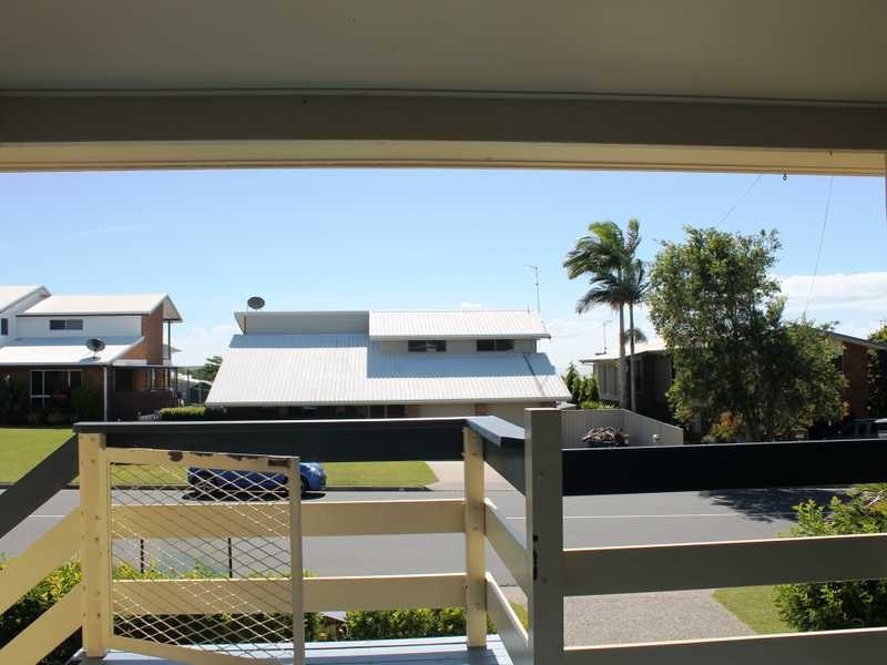 69 Booth Avenue, Tannum Sands QLD 4680