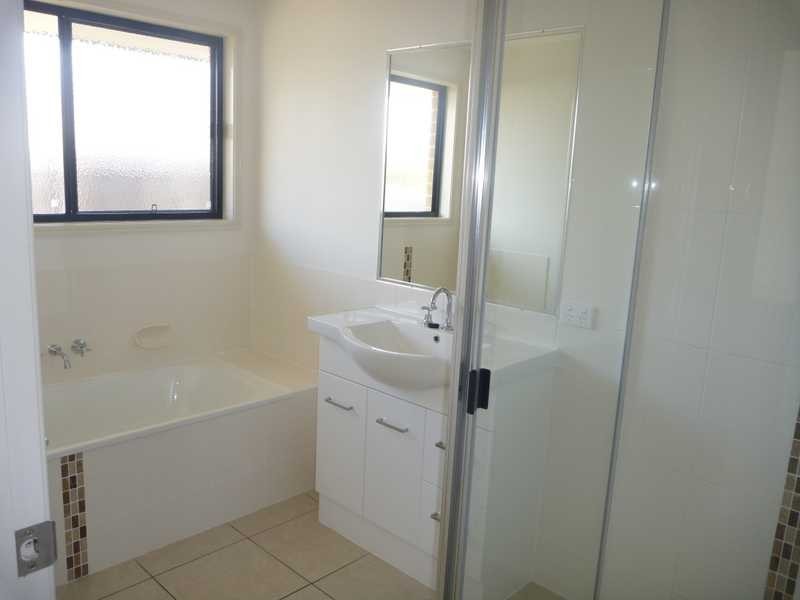 18 Surita Court, Boyne Island QLD 4680