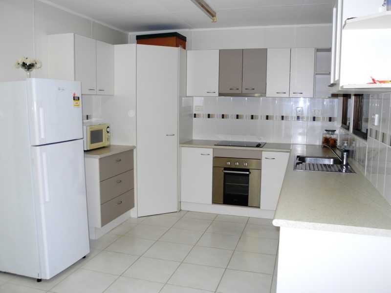 11 Pleasant Avenue, Tannum Sands QLD 4680