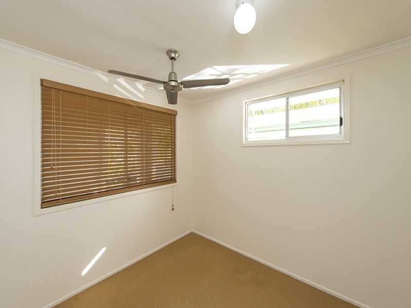 28 Sayre Crescent, Boyne Island QLD 4680