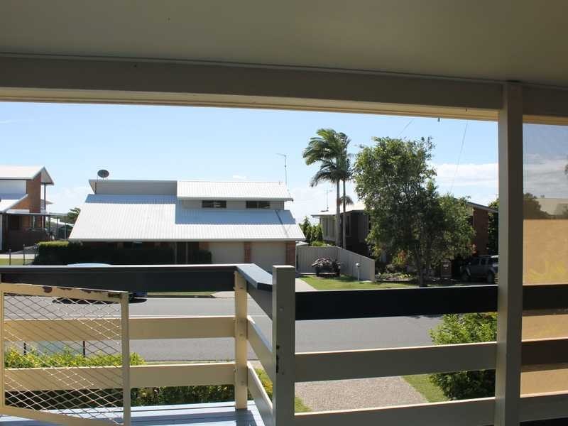 69 Booth Avenue, Tannum Sands QLD 4680