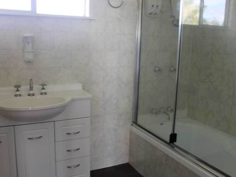 69 Booth Avenue, Tannum Sands QLD 4680