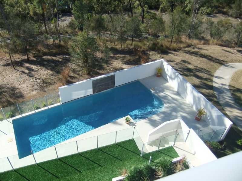 12/2 The Promenade, Boyne Island QLD 4680