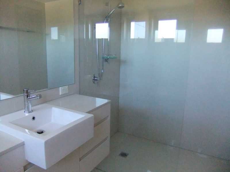 12/2 The Promenade, Boyne Island QLD 4680