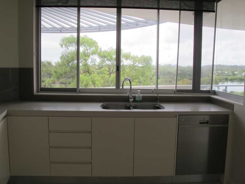 12/2 The Promenade, Boyne Island QLD 4680