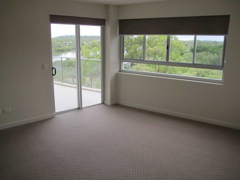 12/2 The Promenade, Boyne Island QLD 4680