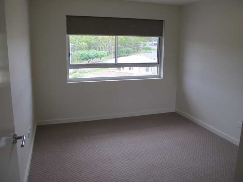 12/2 The Promenade, Boyne Island QLD 4680