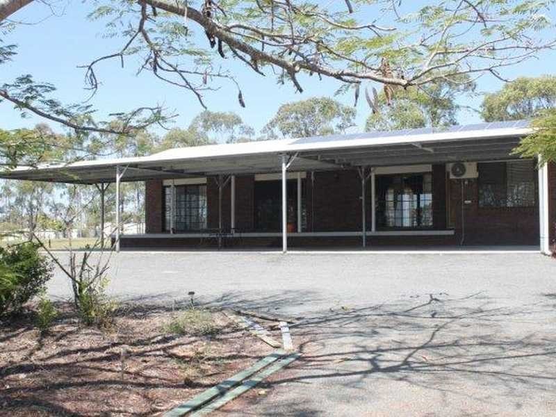 25 McPherson Road, Boyne Island QLD 4680
