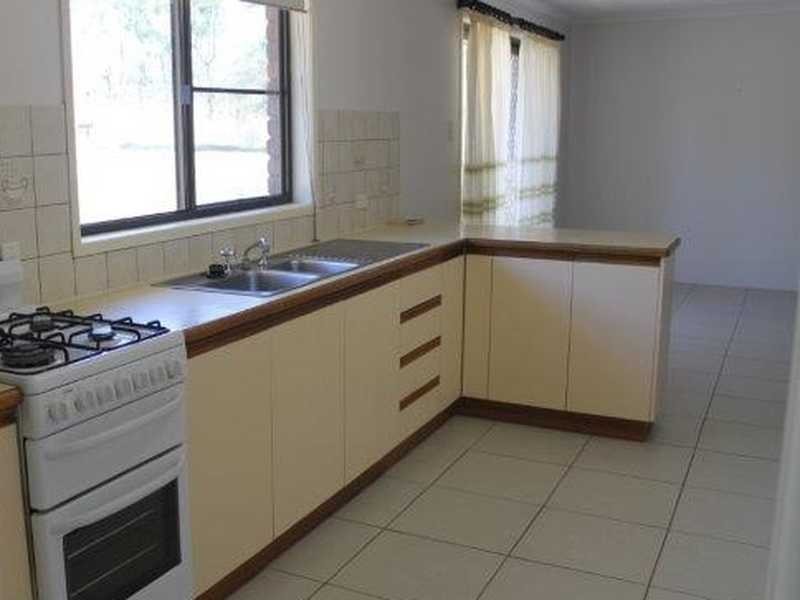 25 McPherson Road, Boyne Island QLD 4680