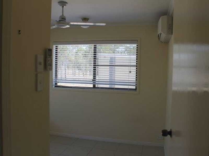 25 McPherson Road, Boyne Island QLD 4680