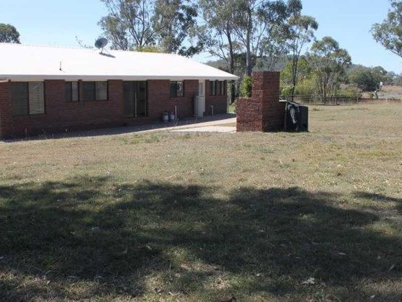 25 McPherson Road, Boyne Island QLD 4680