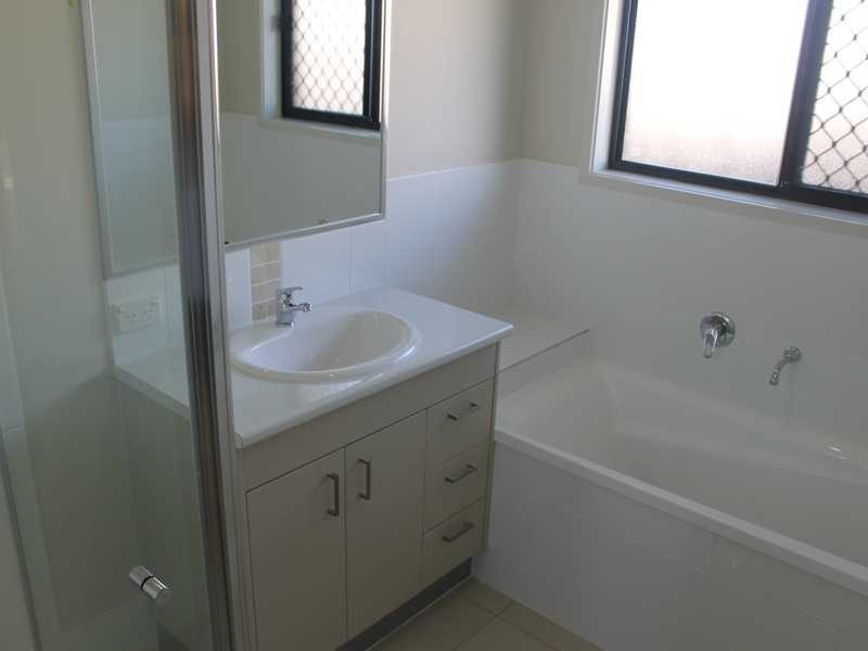 3 Wabby Street, Boyne Island QLD 4680