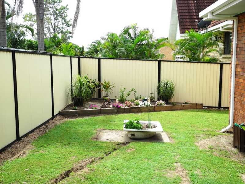 1 Swains Court, Boyne Island QLD 4680