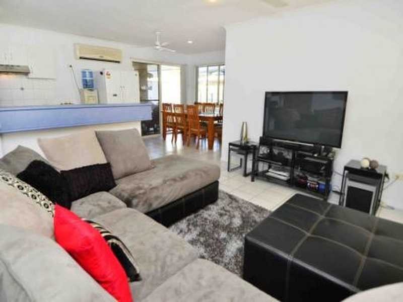 11 Huntington Court, New Auckland QLD 4680