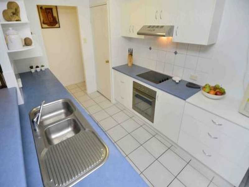 11 Huntington Court, New Auckland QLD 4680