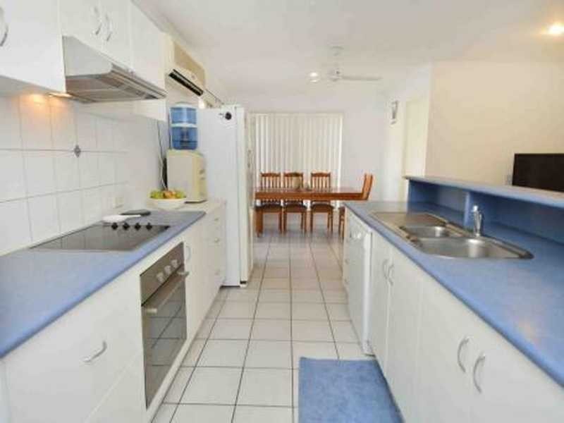 11 Huntington Court, New Auckland QLD 4680