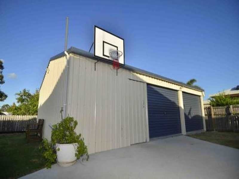 11 Huntington Court, New Auckland QLD 4680