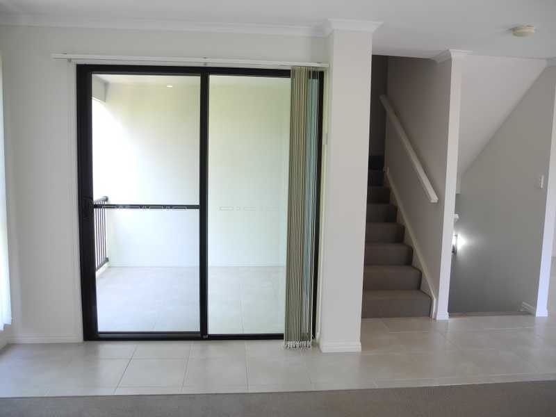 4/10 Arthur Street, Boyne Island QLD 4680