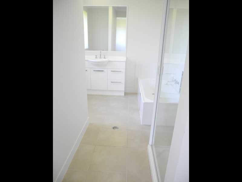4/10 Arthur Street, Boyne Island QLD 4680