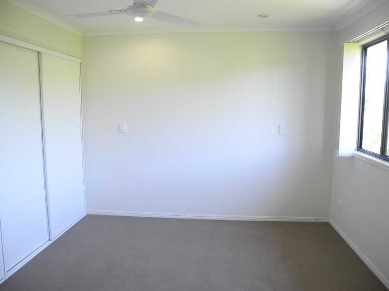 4/10 Arthur Street, Boyne Island QLD 4680